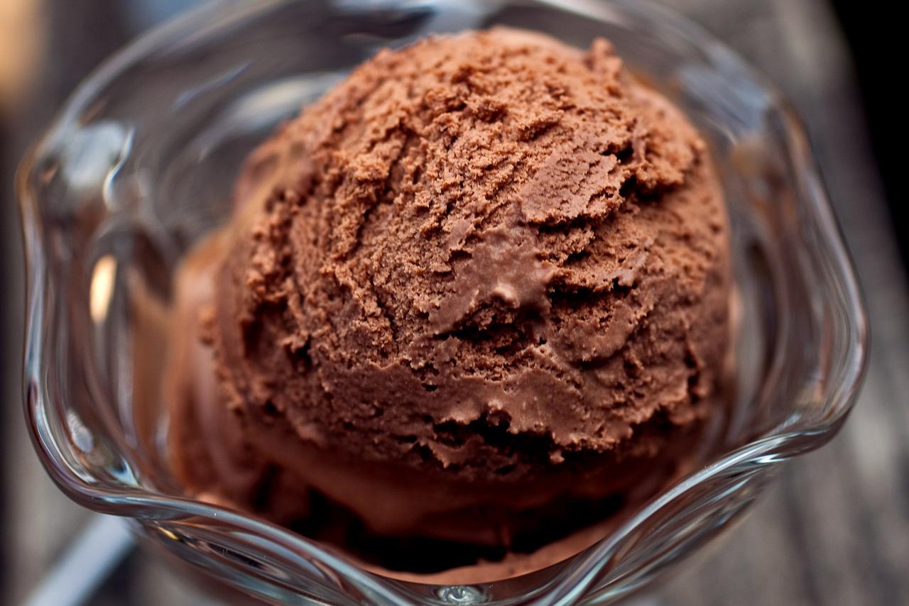 bittersweet-chocolate-ice-cream-superjumbo.jpg